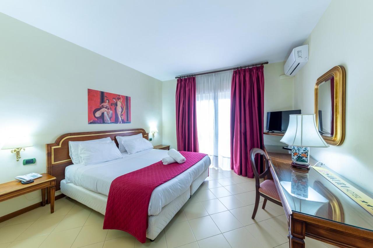 טורה דל גרקו Hotel Sakura מראה חיצוני תמונה