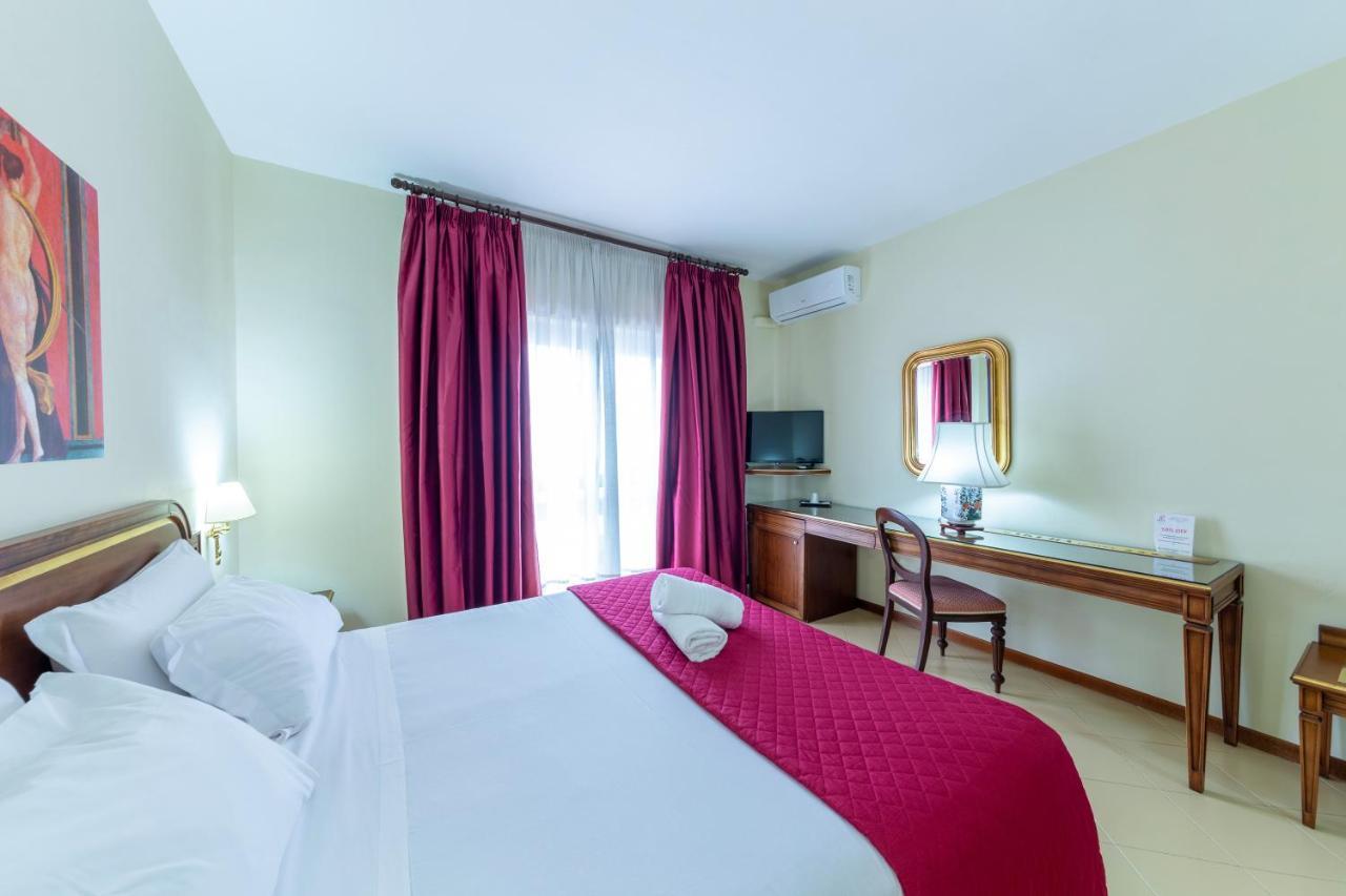 טורה דל גרקו Hotel Sakura מראה חיצוני תמונה