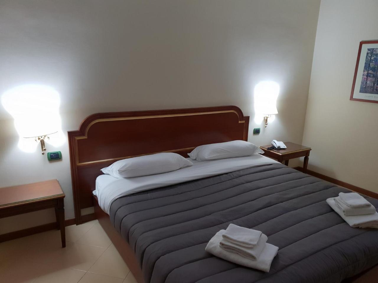 טורה דל גרקו Hotel Sakura מראה חיצוני תמונה