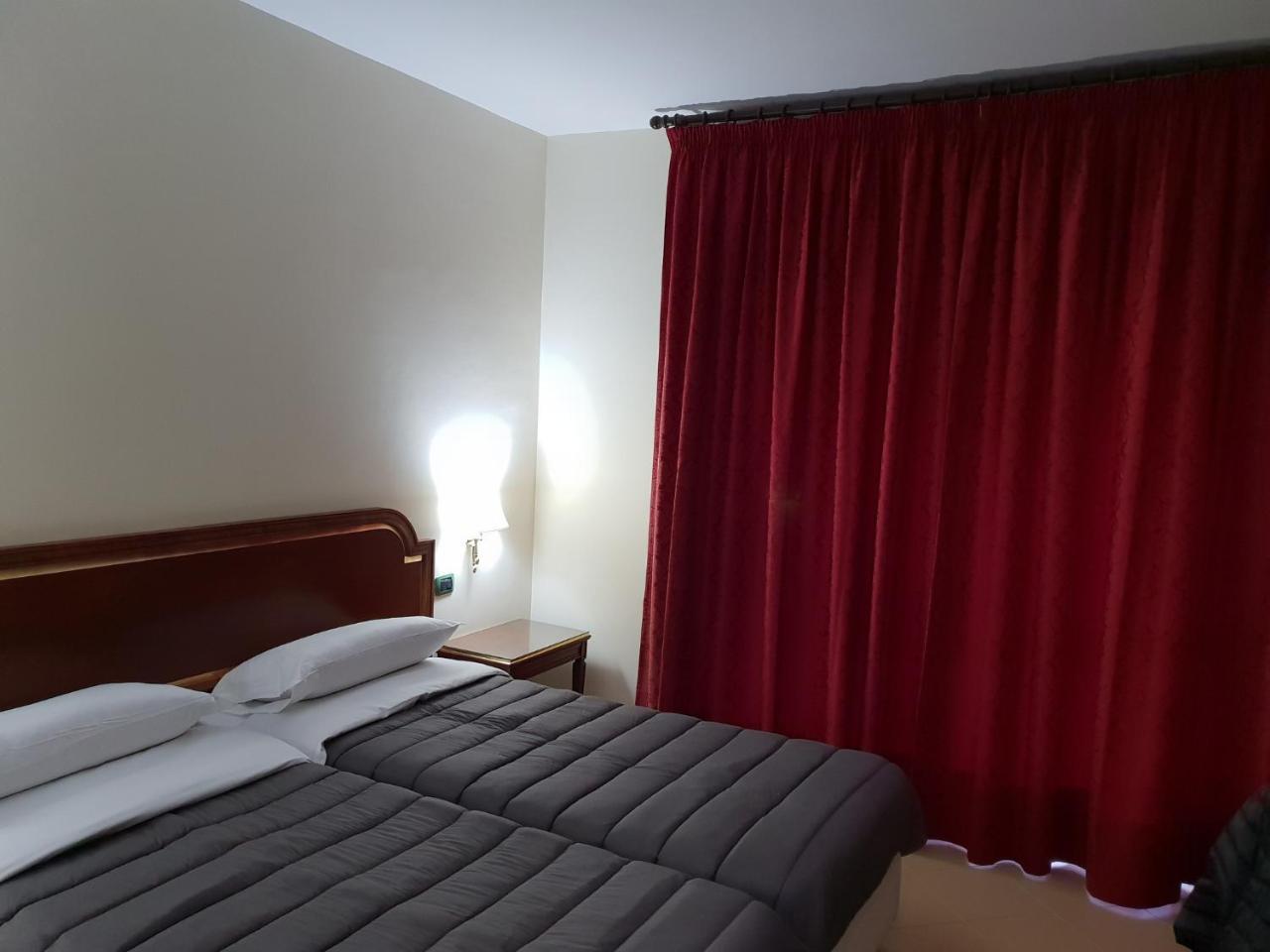 טורה דל גרקו Hotel Sakura מראה חיצוני תמונה